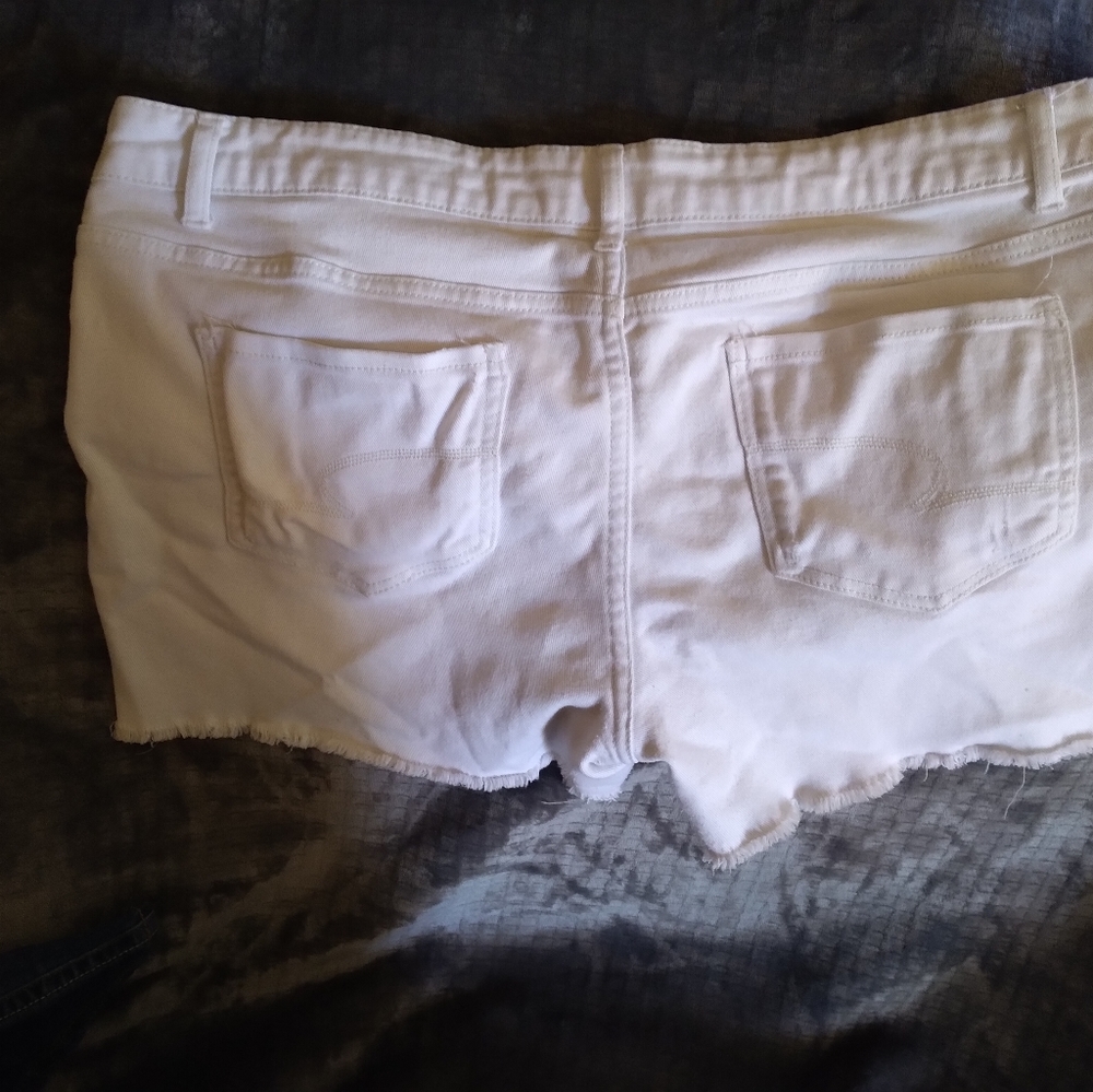 Shorts - Picture 2 of 3